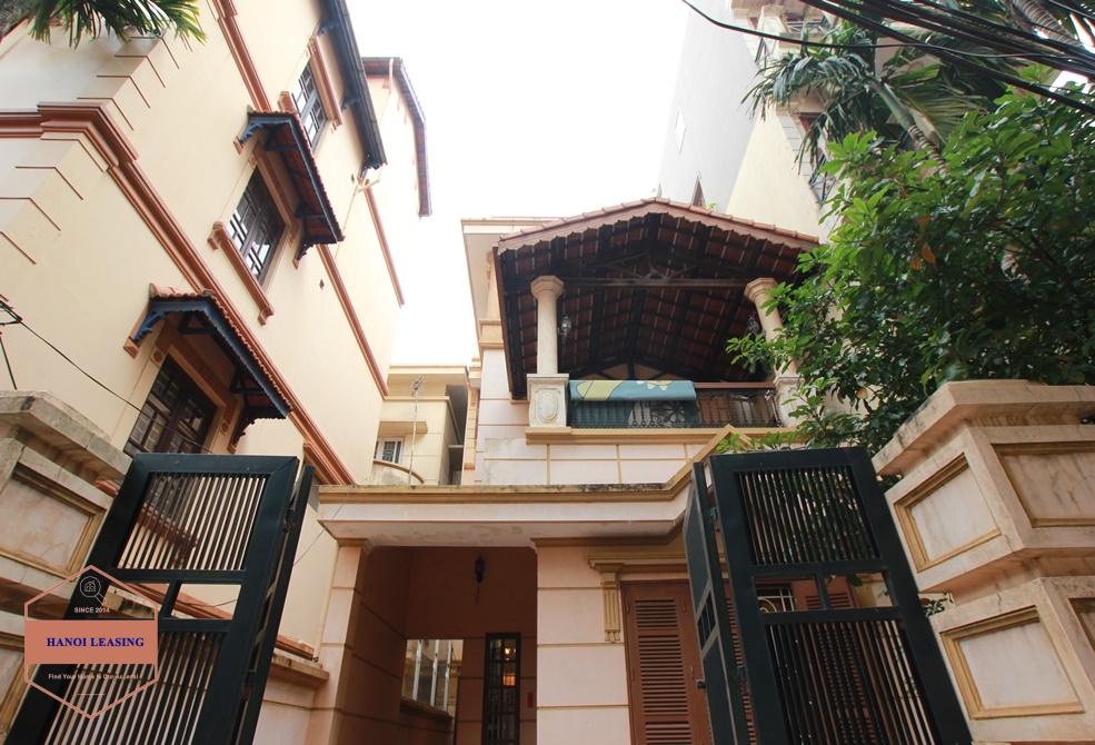 Unfurnished house for rent in Dang Thai Mai street, Tay Ho, Hanoi