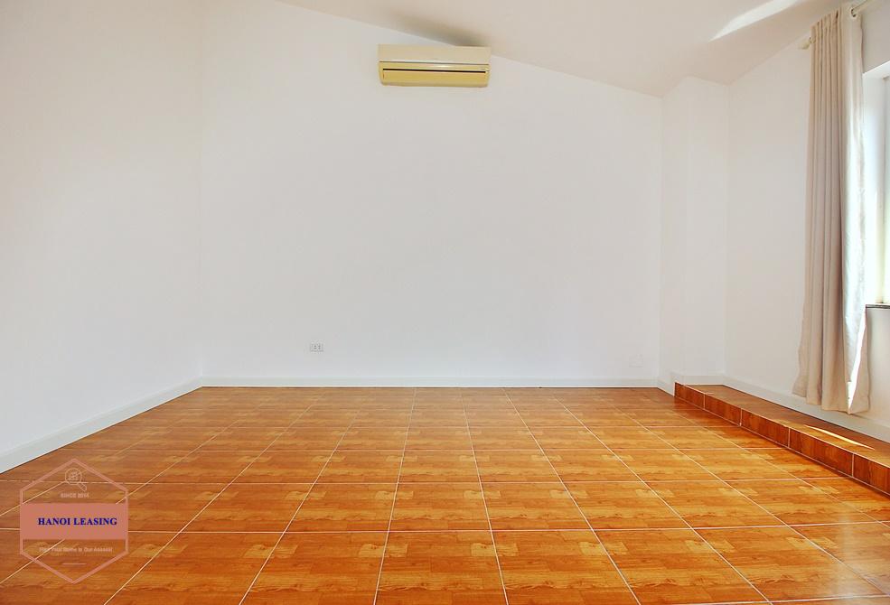 Lake view unfurnished house for rent in Dang Thai Mai, Tay Ho Lake view unfurnished house for rent in Dang Thai Mai, Tay Ho