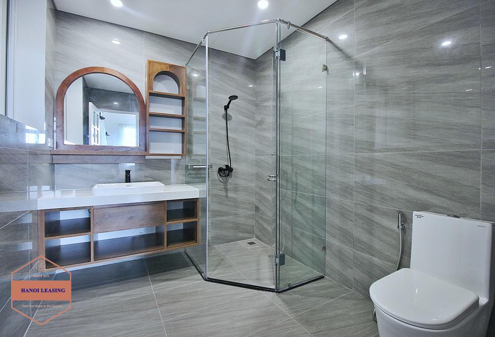 Lake view unfurnished house for rent in Dang Thai Mai, Tay Ho Lake view unfurnished house for rent in Dang Thai Mai, Tay Ho