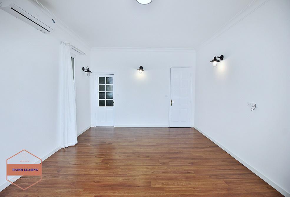 Lake view unfurnished house for rent in Dang Thai Mai, Tay Ho Lake view unfurnished house for rent in Dang Thai Mai, Tay Ho