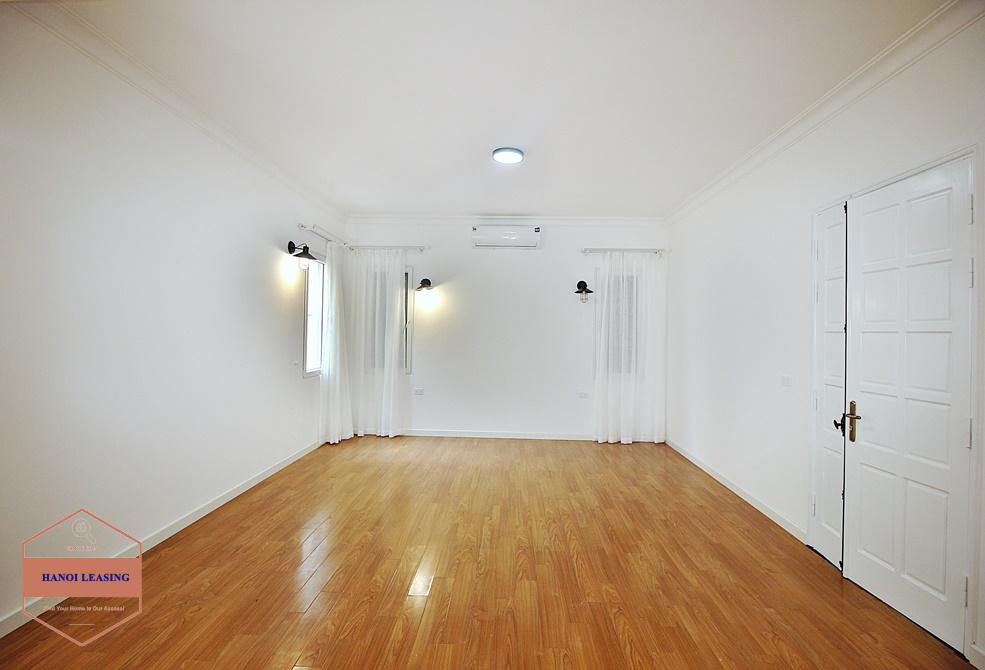 Lake view unfurnished house for rent in Dang Thai Mai, Tay Ho Lake view unfurnished house for rent in Dang Thai Mai, Tay Ho