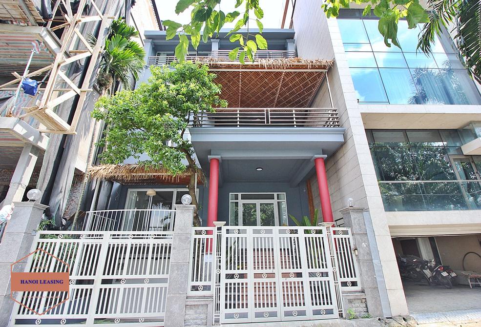 Lake view unfurnished house for rent in Dang Thai Mai, Tay Ho