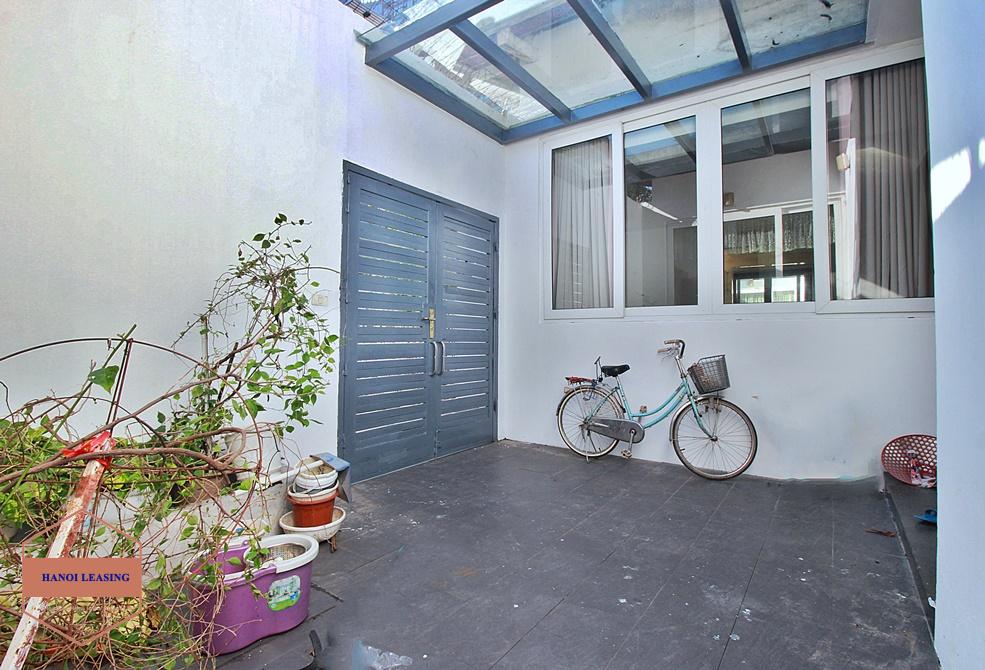 Beautiful house and nice house for rent in Tay Ho area, Hanoi Beautiful house and nice house for rent in Tay Ho area, Hanoi