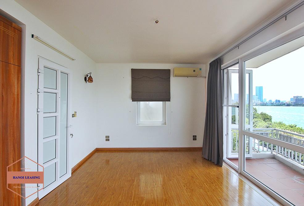 Lake view and unfurniture house for rent in Tay Ho area Lake view and unfurniture house for rent in Tay Ho area