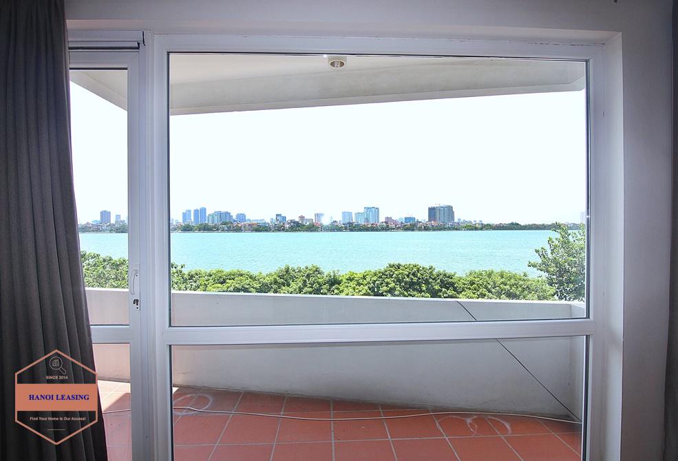 Lake view and unfurniture house for rent in Tay Ho area Lake view and unfurniture house for rent in Tay Ho area
