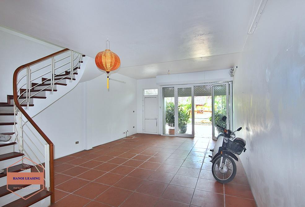 Lake view and unfurniture house for rent in Tay Ho area Lake view and unfurniture house for rent in Tay Ho area