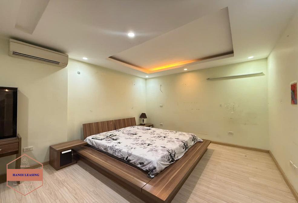 Three bedrooms apartment for rent in Giang Vo st, Da Dinh district Three bedrooms apartment for rent in Giang Vo st, Da Dinh district