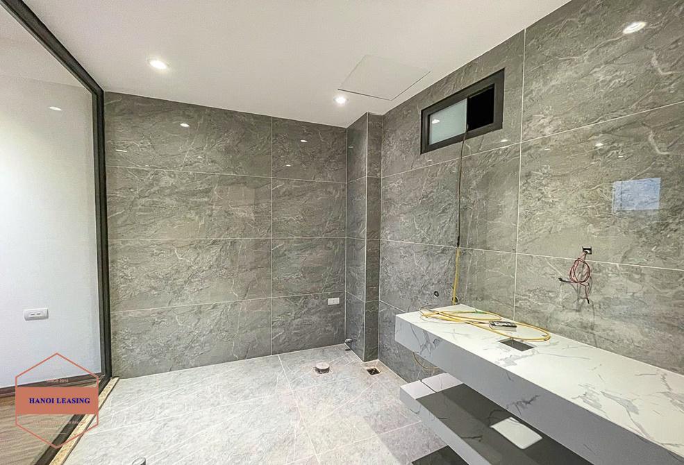 Beautiful house with elevator for open restaurants/office and living in Tu Hoa, Tay Ho, Ha Noi Beautiful house with elevator for open restaurants/office and living in Tu Hoa, Tay Ho, Ha Noi