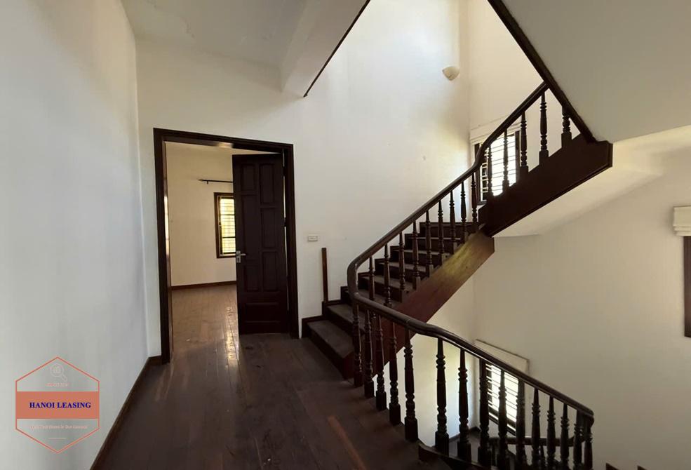 A huge garden house for rent in Au Co st, Tay Ho District A huge garden house for rent in Au Co st, Tay Ho District