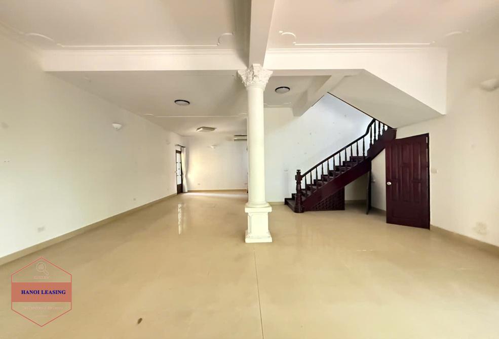 A huge garden house for rent in Au Co st, Tay Ho District A huge garden house for rent in Au Co st, Tay Ho District