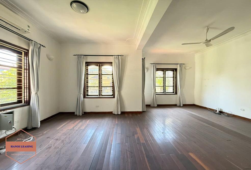 A huge garden house for rent in Au Co st, Tay Ho District A huge garden house for rent in Au Co st, Tay Ho District