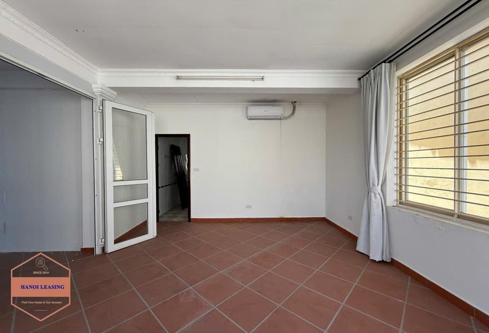 A huge garden house for rent in Au Co st, Tay Ho District A huge garden house for rent in Au Co st, Tay Ho District