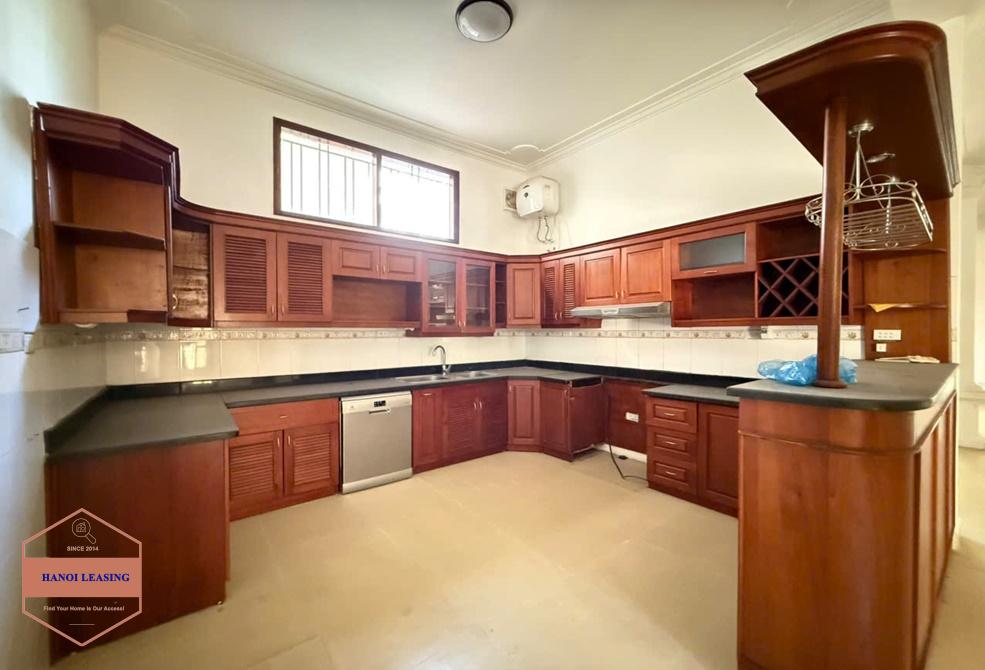 A huge garden house for rent in Au Co st, Tay Ho District A huge garden house for rent in Au Co st, Tay Ho District