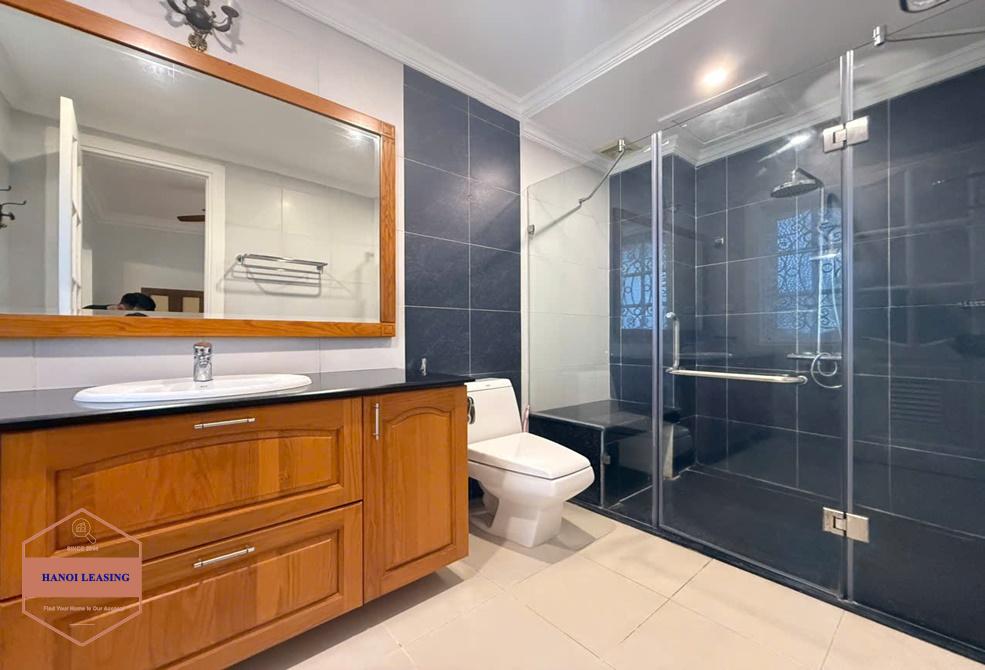 Beautifull house with nice rooftop for rent in Tu Hoa st, Tay Ho Beautifull house with nice rooftop for rent in Tu Hoa st, Tay Ho