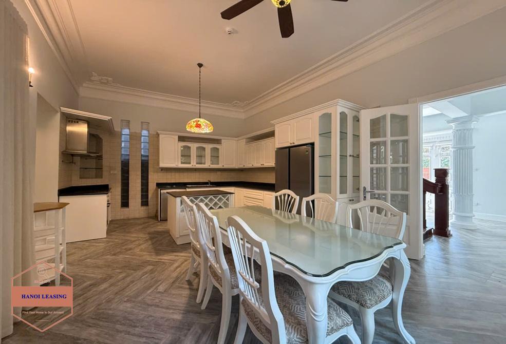 Beautifull house with nice rooftop for rent in Tu Hoa st, Tay Ho Beautifull house with nice rooftop for rent in Tu Hoa st, Tay Ho