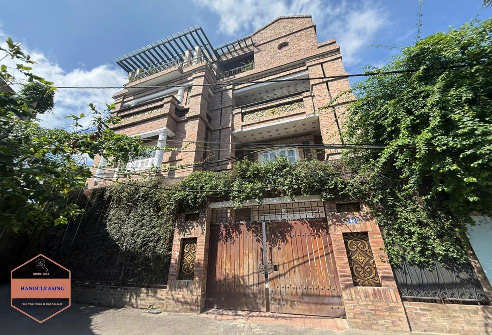 Beautifull house with nice rooftop for rent in Tu Hoa st, Tay Ho