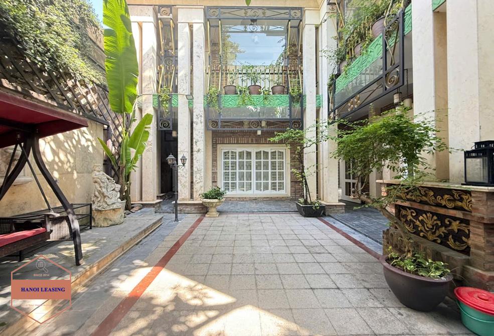 Beautifull house with nice rooftop for rent in Tu Hoa st, Tay Ho Beautifull house with nice rooftop for rent in Tu Hoa st, Tay Ho