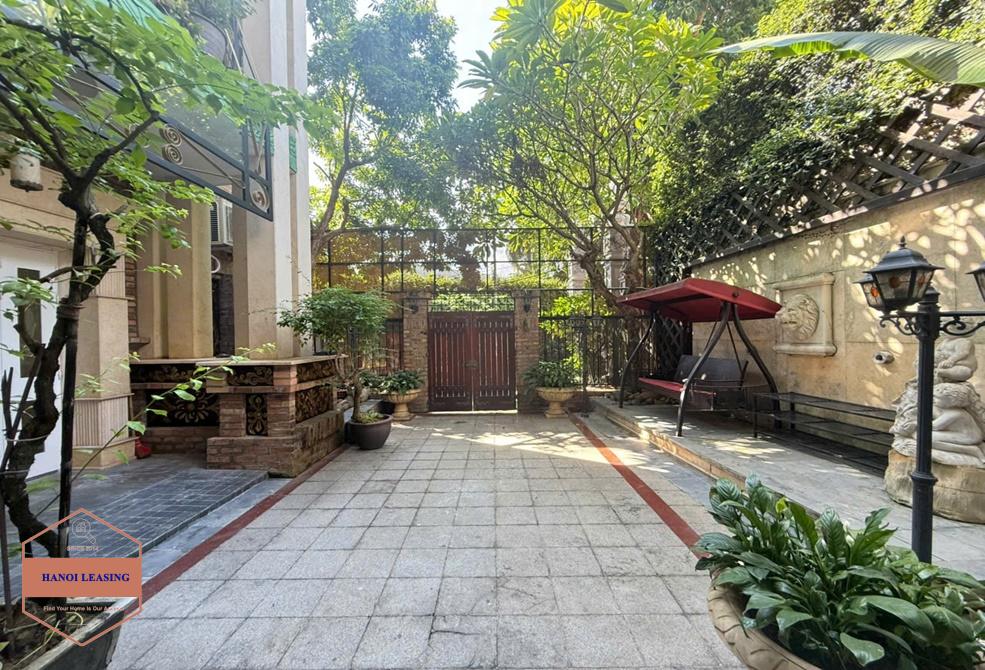 Beautifull house with nice rooftop for rent in Tu Hoa st, Tay Ho Beautifull house with nice rooftop for rent in Tu Hoa st, Tay Ho