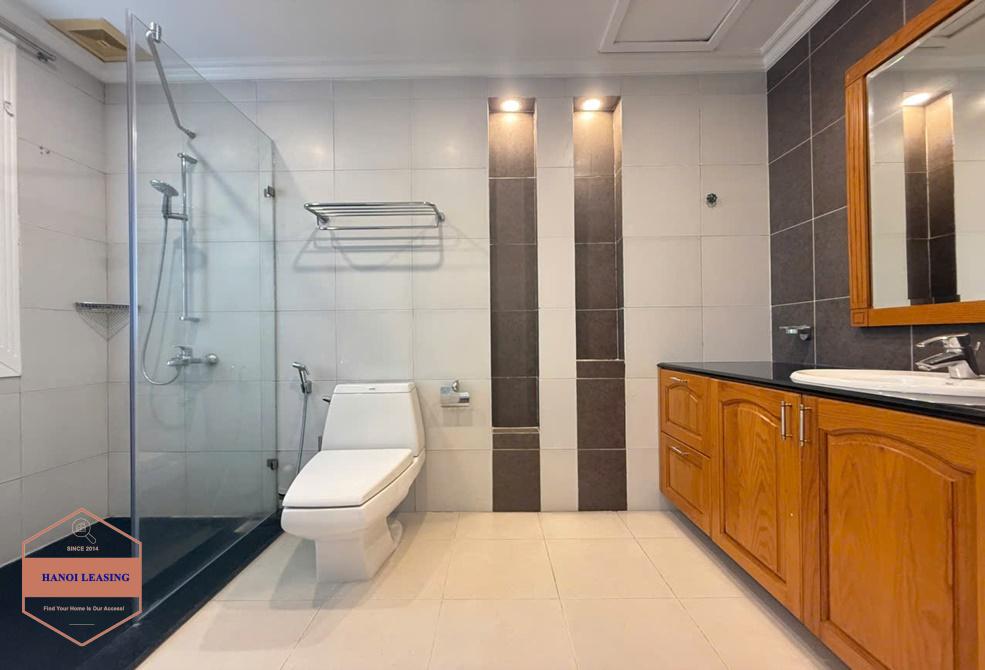 Beautifull house with nice rooftop for rent in Tu Hoa st, Tay Ho Beautifull house with nice rooftop for rent in Tu Hoa st, Tay Ho