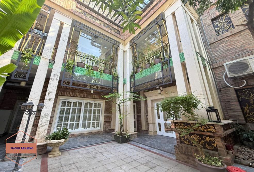 Beautifull house with nice rooftop for rent in Tu Hoa st, Tay Ho Beautifull house with nice rooftop for rent in Tu Hoa st, Tay Ho