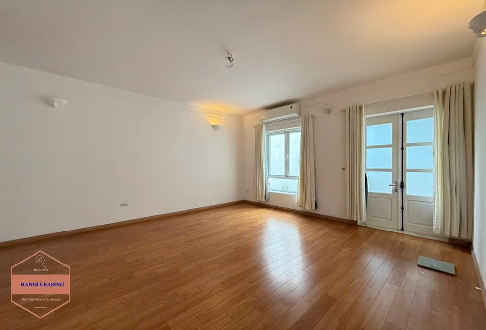 Charming house with swimming pool for rent in alley 31 Xuan dieu, Tay Ho Charming house with swimming pool for rent in alley 31 Xuan dieu, Tay Ho