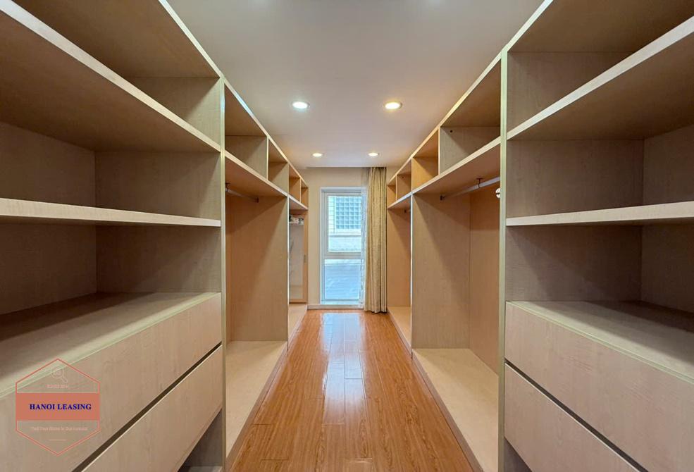 Beautiful house with fully furnished and swimming pool, Gym for rent in Tay Ho street, Tay Ho district Beautiful house with fully furnished and swimming pool, Gym for rent in Tay Ho street, Tay Ho district