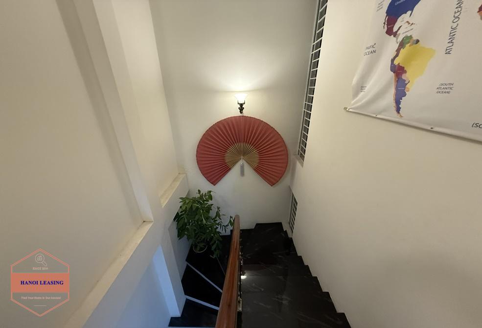 Nice house with couryard for rent in Nghi Tam st, Tay Ho Nice house with couryard for rent in Nghi Tam st, Tay Ho