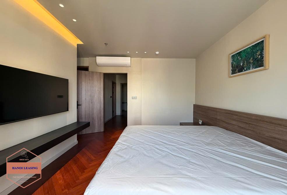 Beautifull duplex apartment with 3 bedrooms for rent inalley 12 Dang Thai Mai st, Tay Ho Beautifull duplex apartment with 3 bedrooms for rent inalley 12 Dang Thai Mai st, Tay Ho