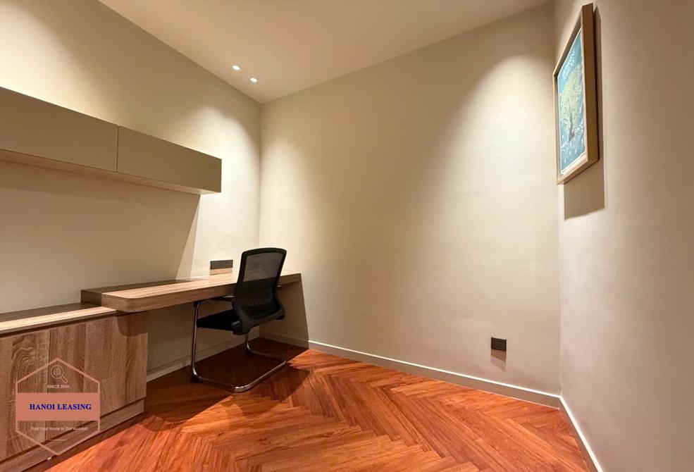 Beautifull duplex apartment with 3 bedrooms for rent inalley 12 Dang Thai Mai st, Tay Ho Beautifull duplex apartment with 3 bedrooms for rent inalley 12 Dang Thai Mai st, Tay Ho