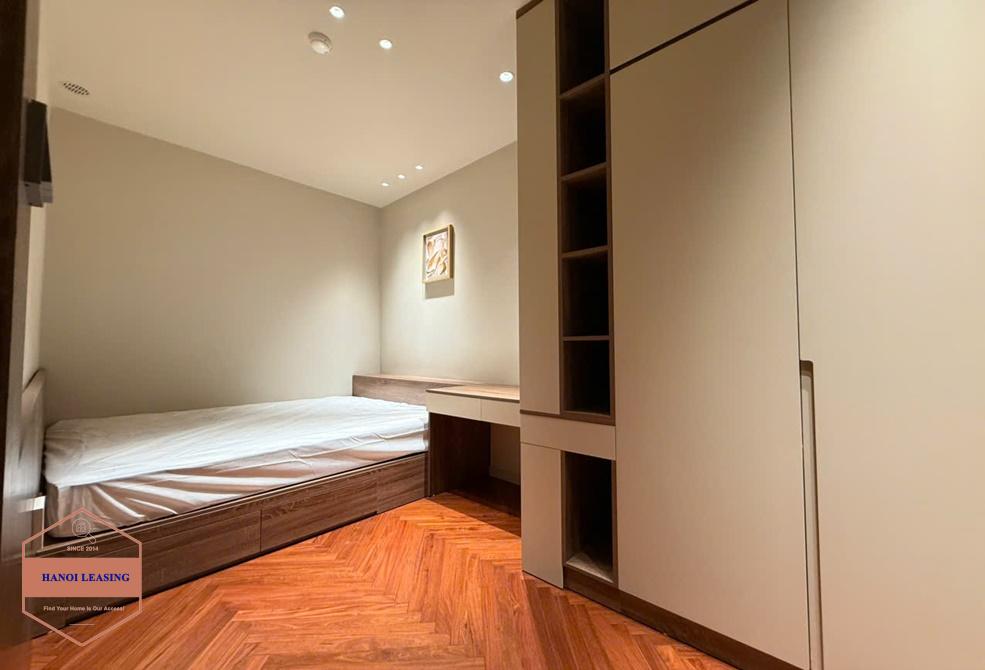 Beautifull duplex apartment with 3 bedrooms for rent inalley 12 Dang Thai Mai st, Tay Ho Beautifull duplex apartment with 3 bedrooms for rent inalley 12 Dang Thai Mai st, Tay Ho