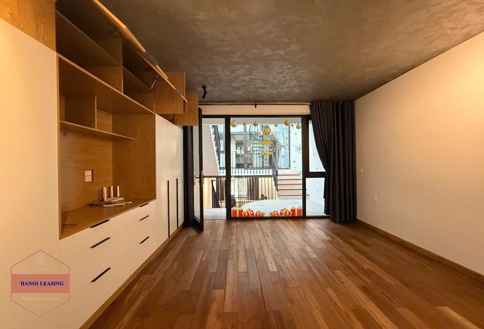 Three bedrooms house for rent in Co Linh st, Long Bien Three bedrooms house for rent in Co Linh st, Long Bien