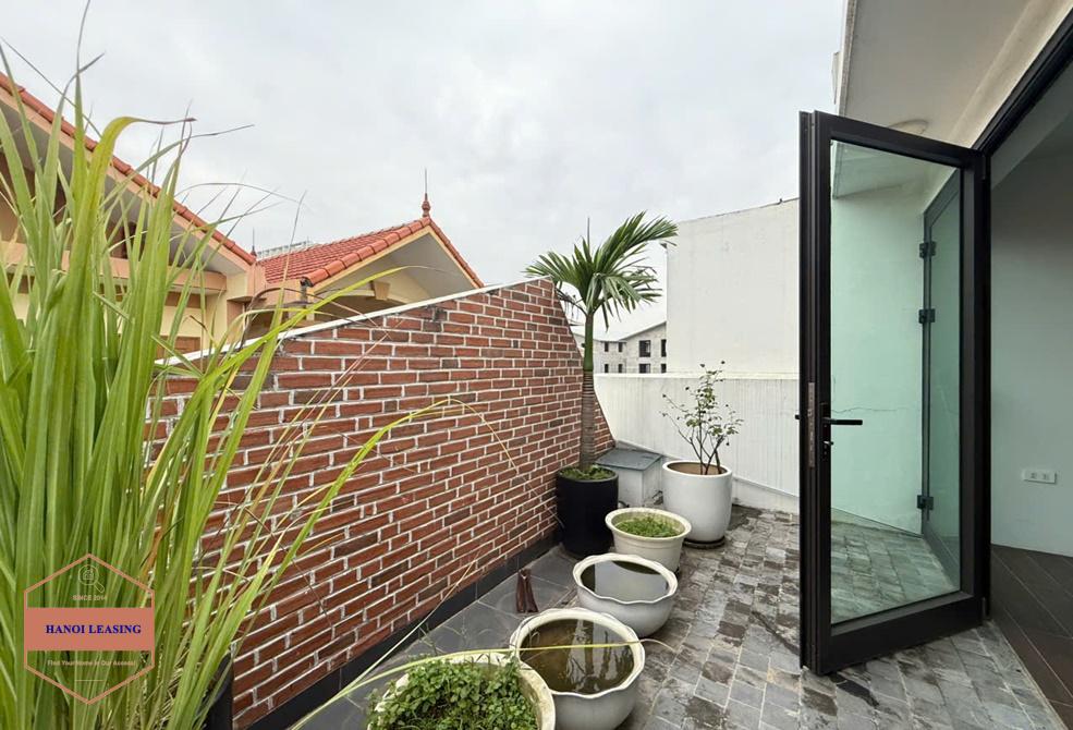 Three bedrooms house for rent in Co Linh st, Long Bien Three bedrooms house for rent in Co Linh st, Long Bien