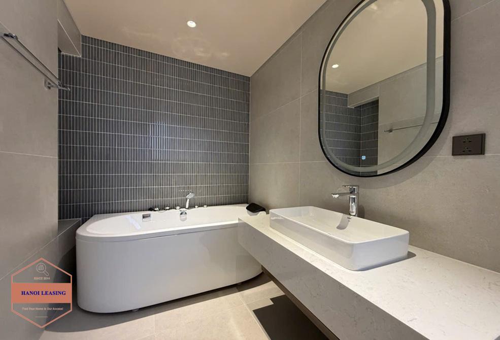 Quality apartment for rent onthe 7th floor of nice building in Dang Thai mai st, Tay Ho Quality apartment for rent onthe 7th floor of nice building in Dang Thai mai st, Tay Ho