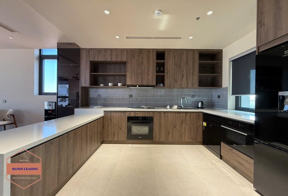 Quality apartment for rent onthe 7th floor of nice building in Dang Thai mai st, Tay Ho Quality apartment for rent onthe 7th floor of nice building in Dang Thai mai st, Tay Ho