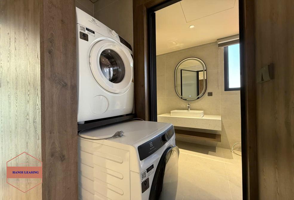 Quality apartment for rent onthe 7th floor of nice building in Dang Thai mai st, Tay Ho Quality apartment for rent onthe 7th floor of nice building in Dang Thai mai st, Tay Ho