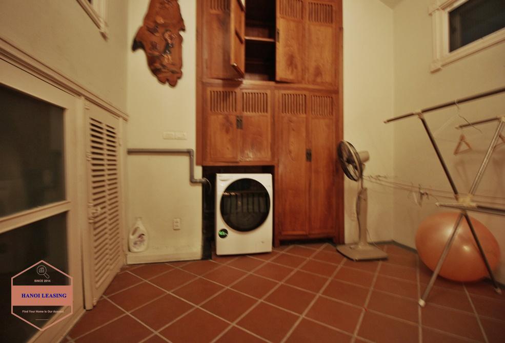 Nice house with lake view for rent in To Ngoc Van st, Tay Ho District Nice house with lake view for rent in To Ngoc Van st, Tay Ho District