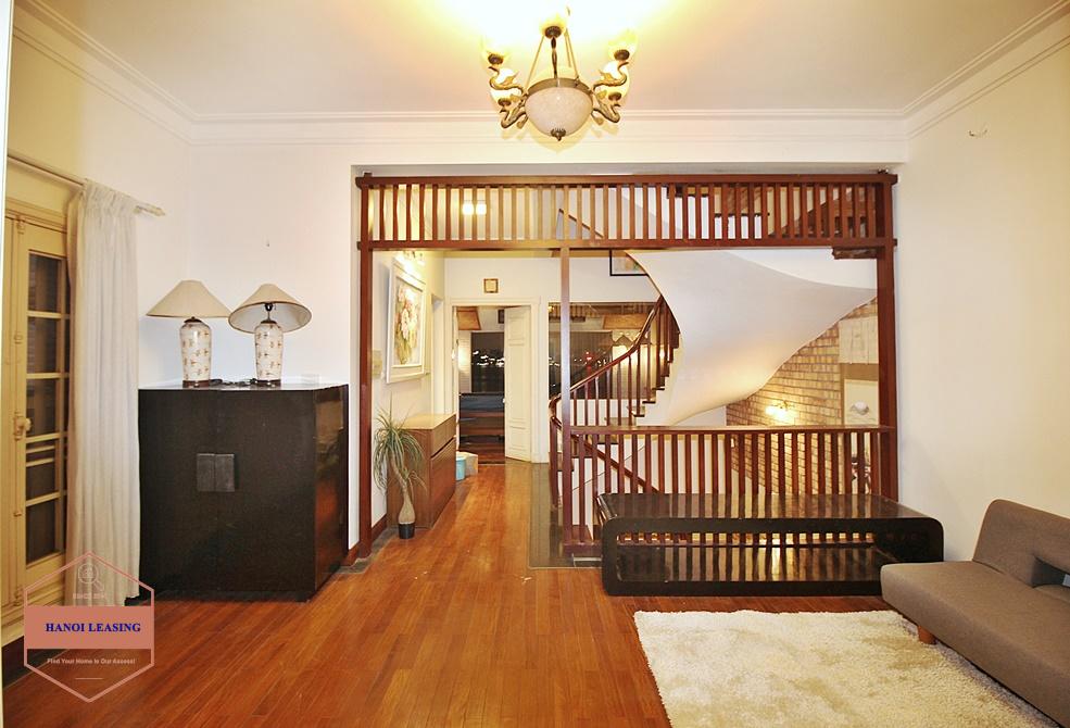 Nice house with lake view for rent in To Ngoc Van st, Tay Ho District Nice house with lake view for rent in To Ngoc Van st, Tay Ho District