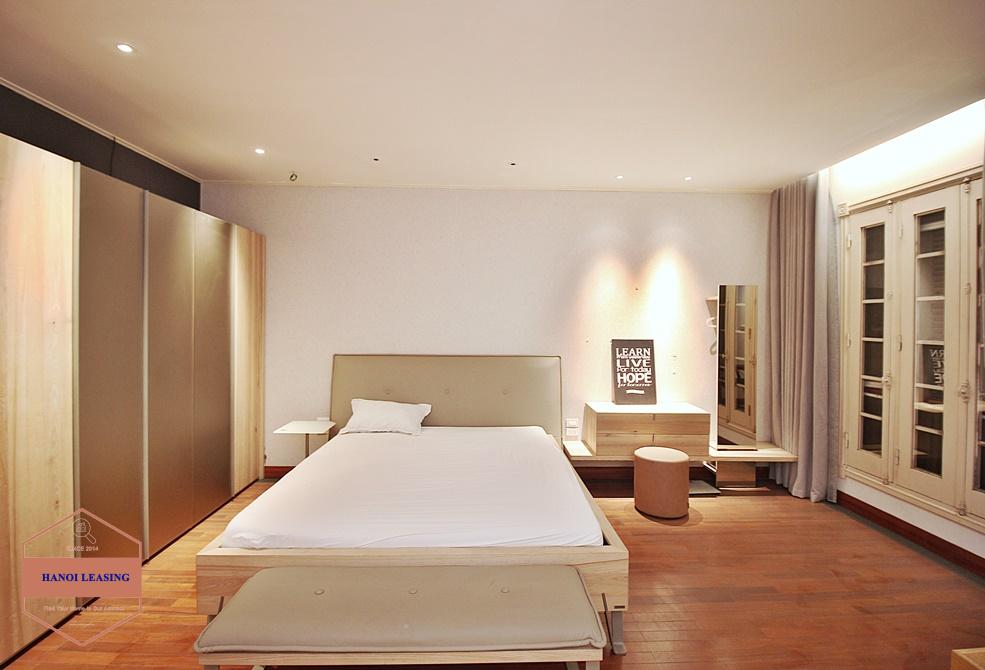 Nice house with lake view for rent in To Ngoc Van st, Tay Ho District Nice house with lake view for rent in To Ngoc Van st, Tay Ho District