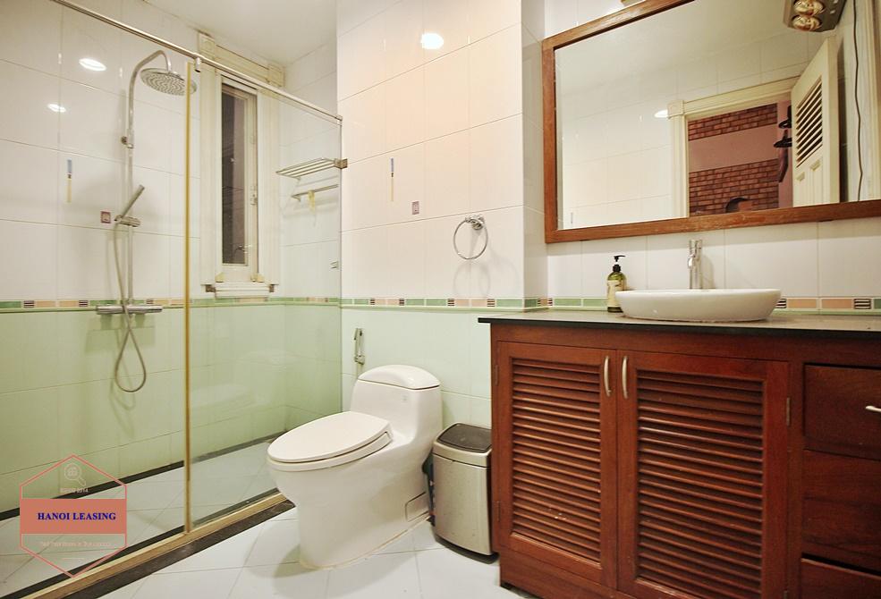 Nice house with lake view for rent in To Ngoc Van st, Tay Ho District Nice house with lake view for rent in To Ngoc Van st, Tay Ho District