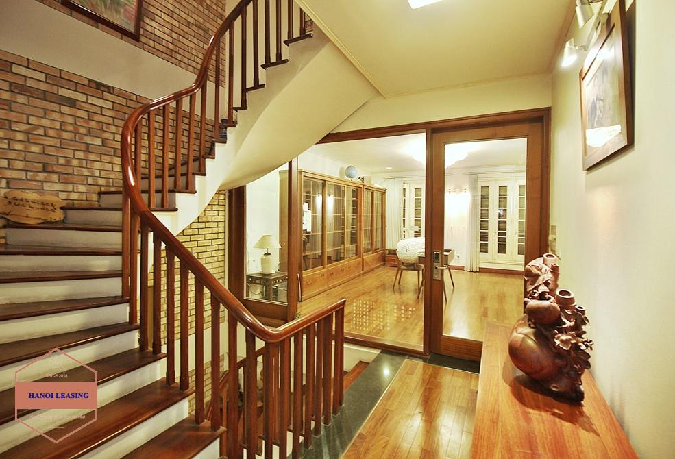 Nice house with lake view for rent in To Ngoc Van st, Tay Ho District Nice house with lake view for rent in To Ngoc Van st, Tay Ho District