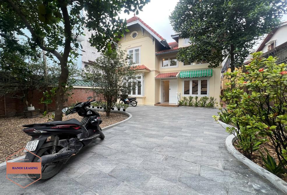 Garden house for rent in Au co st, Tay Ho, Ha Noi Garden house for rent in Au co st, Tay Ho, Ha Noi