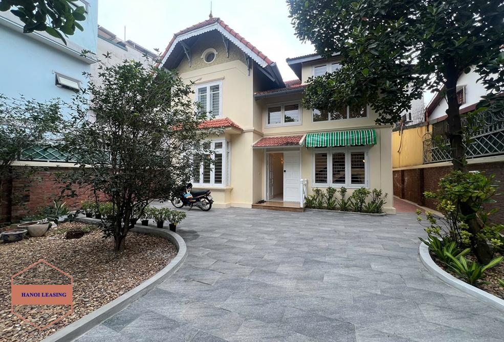 Garden house for rent in Au co st, Tay Ho, Ha Noi