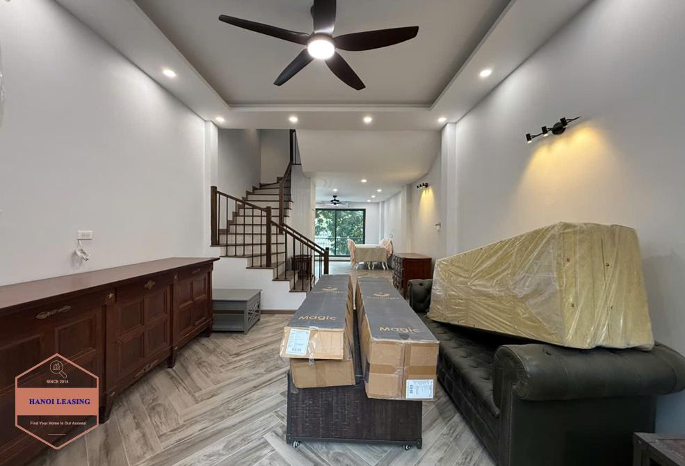 lake view house with 4 bedrooms for rent in tu Hoa st, Tay Ho