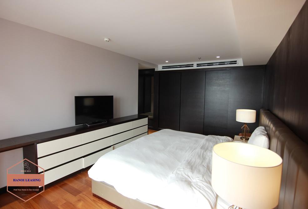 Beautifull apartment on 8th floor for rent in Tran Hung Dao st, Hoan Kiem area Beautifull apartment on 8th floor for rent in Tran Hung Dao st, Hoan Kiem area