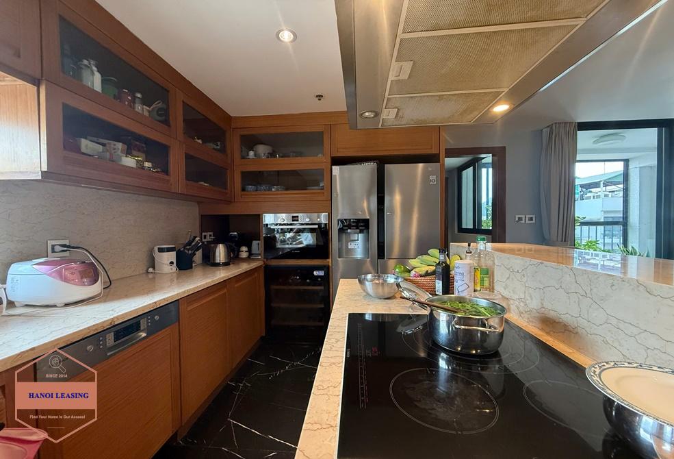 Beautifull apartment on 8th floor for rent in Tran Hung Dao st, Hoan Kiem area Beautifull apartment on 8th floor for rent in Tran Hung Dao st, Hoan Kiem area