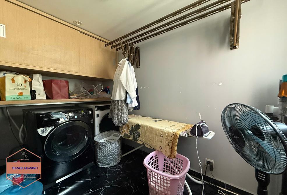 Beautifull apartment on 8th floor for rent in Tran Hung Dao st, Hoan Kiem area Beautifull apartment on 8th floor for rent in Tran Hung Dao st, Hoan Kiem area