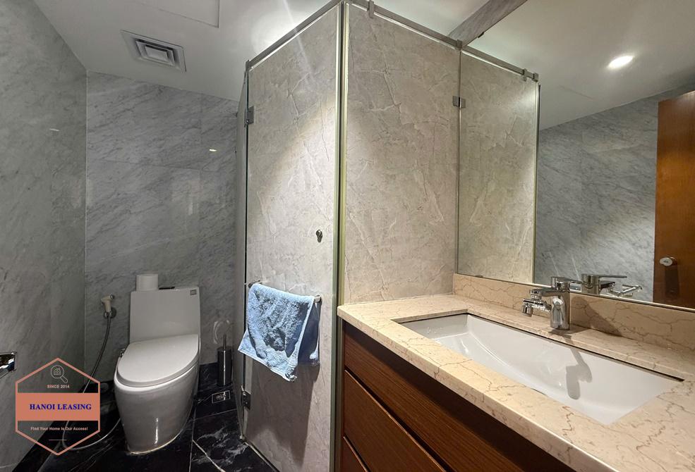 Beautifull apartment on 8th floor for rent in Tran Hung Dao st, Hoan Kiem area Beautifull apartment on 8th floor for rent in Tran Hung Dao st, Hoan Kiem area