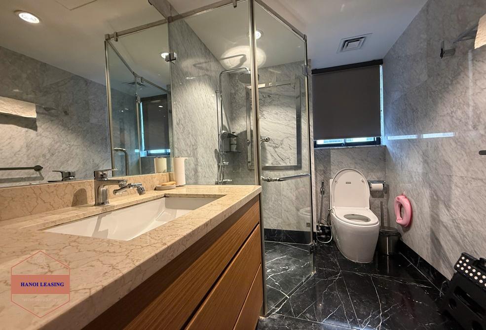 Beautifull apartment on 8th floor for rent in Tran Hung Dao st, Hoan Kiem area Beautifull apartment on 8th floor for rent in Tran Hung Dao st, Hoan Kiem area