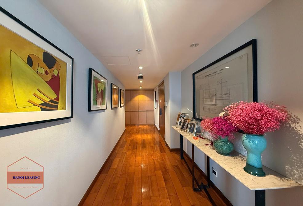 Beautifull apartment on 8th floor for rent in Tran Hung Dao st, Hoan Kiem area Beautifull apartment on 8th floor for rent in Tran Hung Dao st, Hoan Kiem area