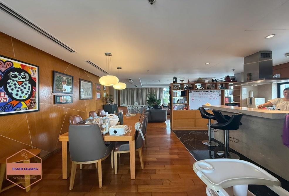 Beautifull apartment on 8th floor for rent in Tran Hung Dao st, Hoan Kiem area Beautifull apartment on 8th floor for rent in Tran Hung Dao st, Hoan Kiem area